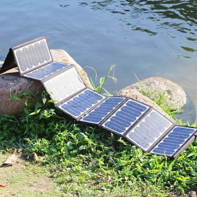 Chiếc túi xách Phân tích Mặt trời 40W 50W 60W Cắm trại ngoài trời Hộp tấm pin mặt trời gấp chống nước